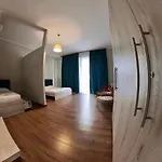 Deni Apartments